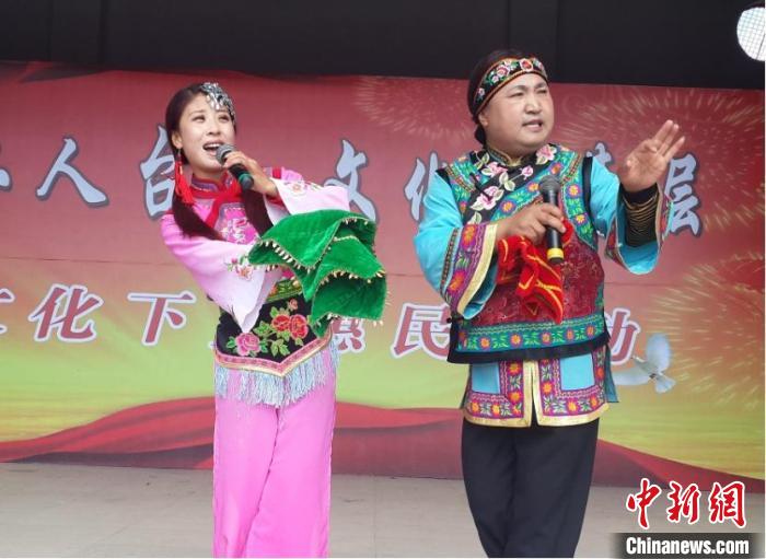 “西北笑星”转战直播间，传承艺术致富两不误